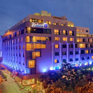 5* فندق راديسون بلو مارتينيز